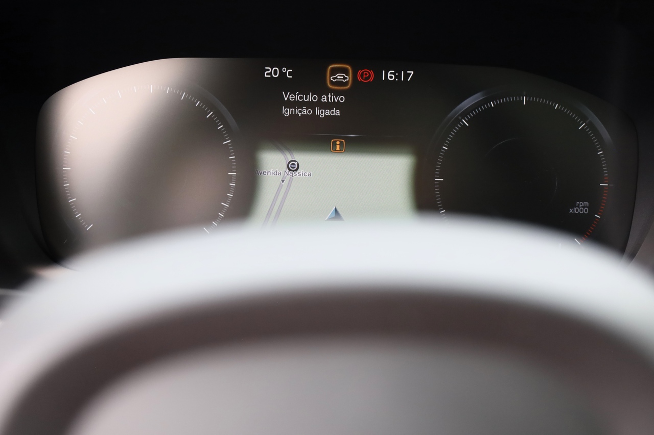 V90 D4 Momentum Plus Geart.