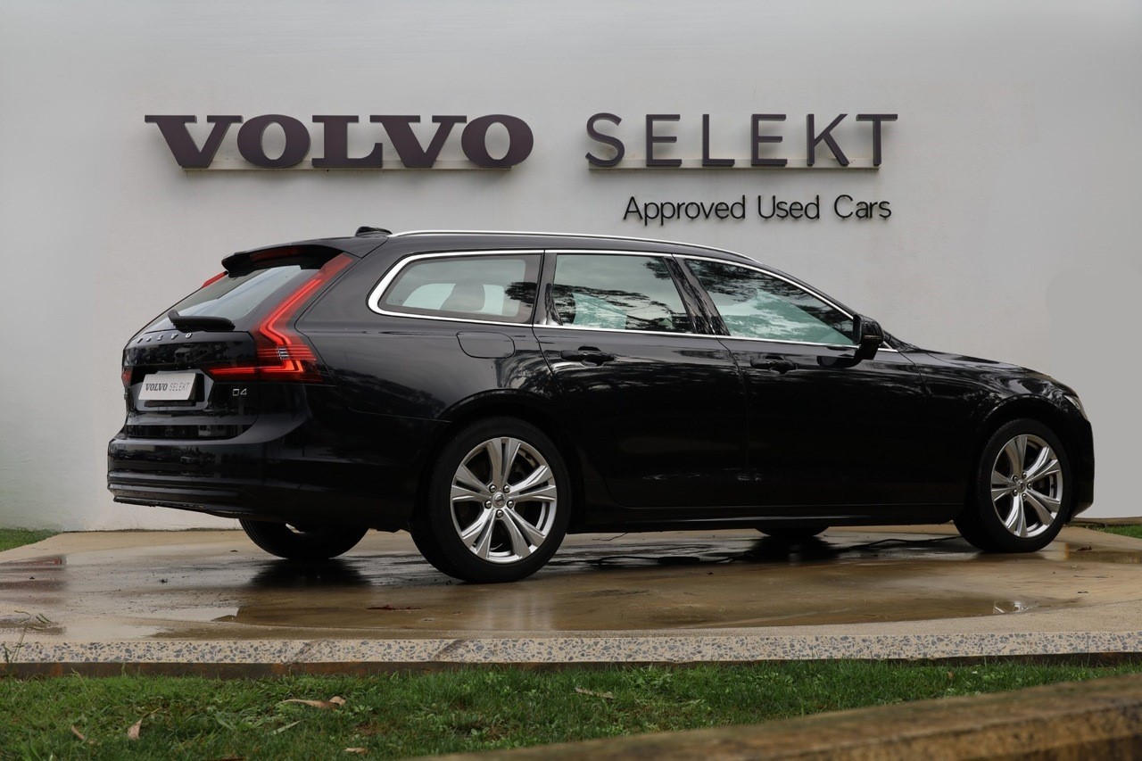 V90 D4 Momentum Plus Geart.
