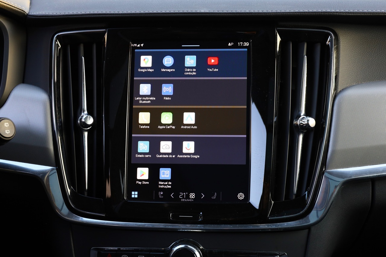 V90 T6 Híbrido Plug-in, Elétrico/Gasolina, Plus Dark