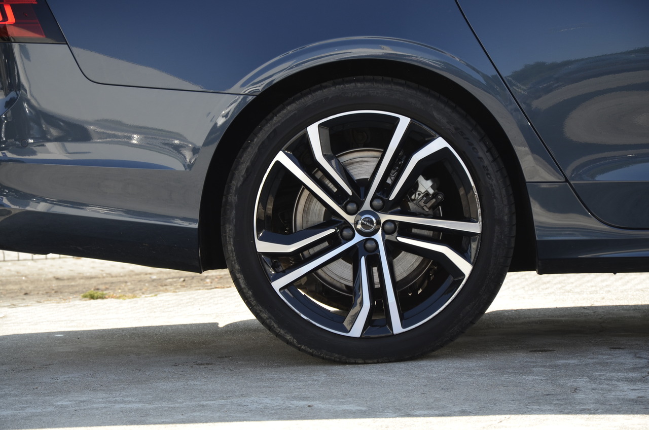 V90 T6 Híbrido Plug-in, Elétrico/Gasolina, Plus Dark
