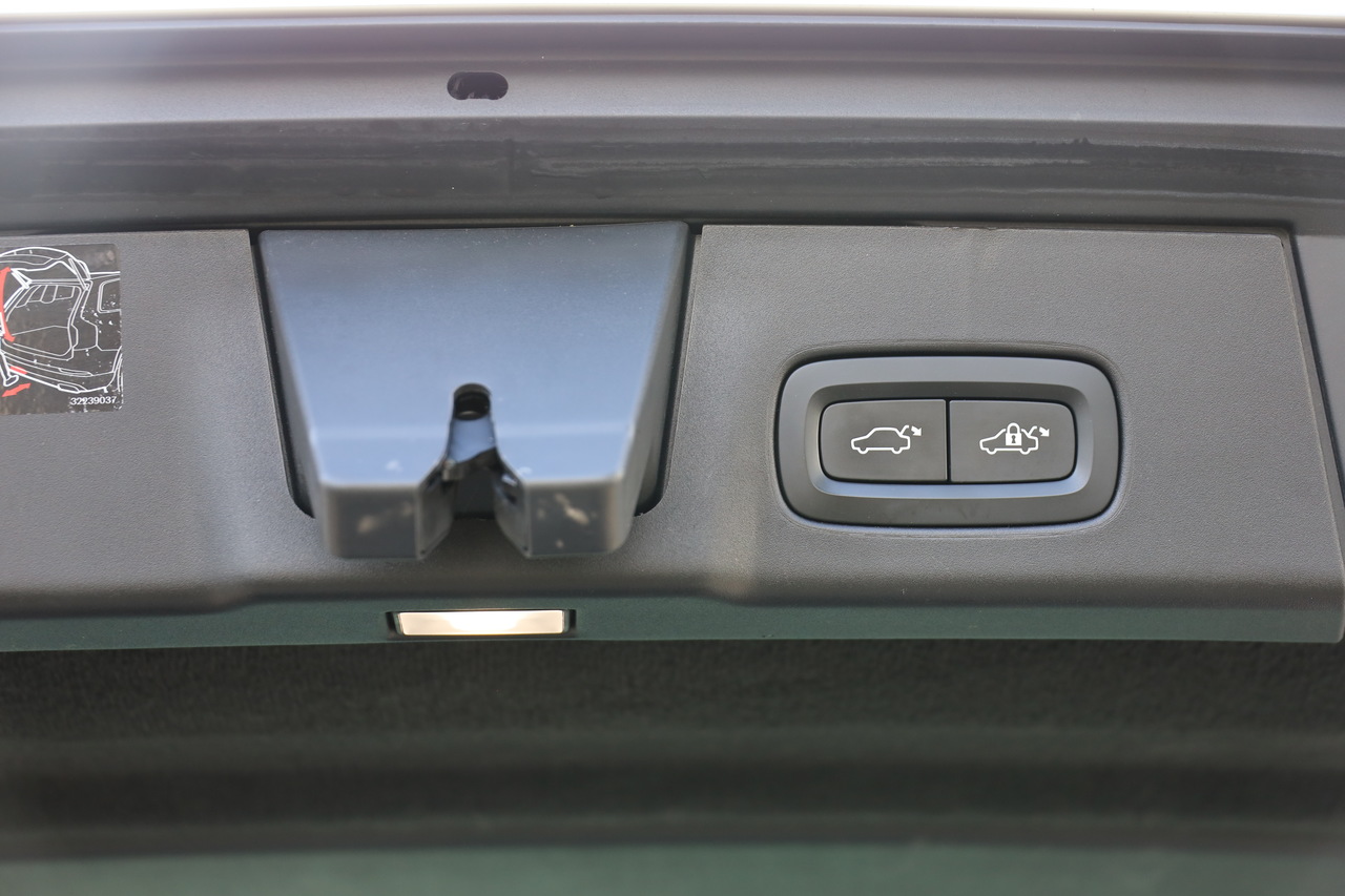V90 T8 Hibrido Plug-in Momentum Plus Geart. AWD