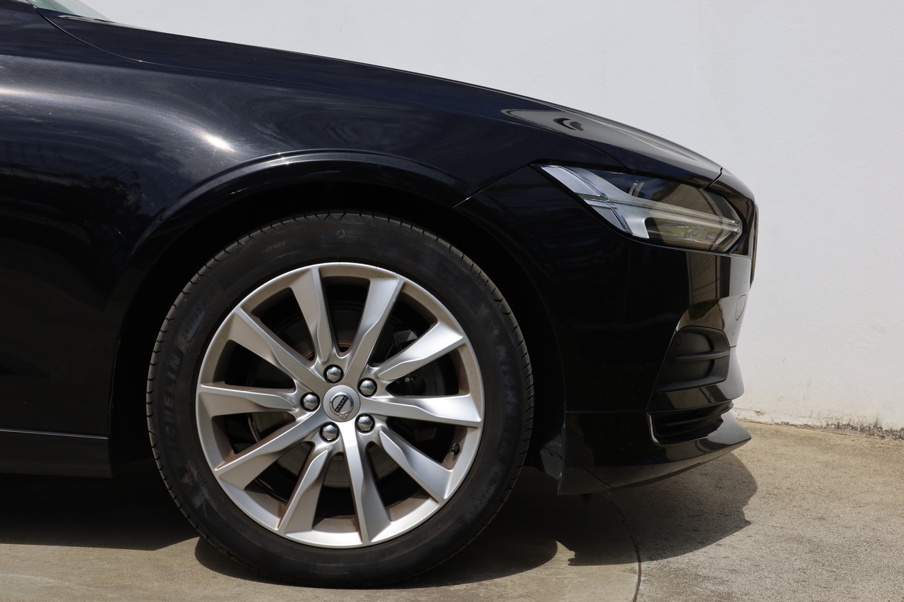 Volvo S90 D4 Momentum Geart.