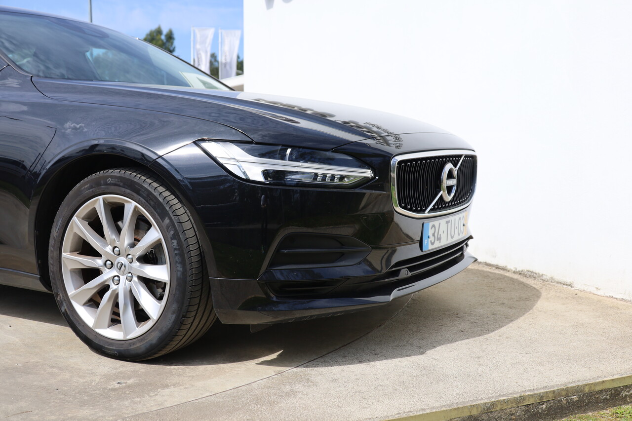 Volvo S90 D4 Momentum Geart.