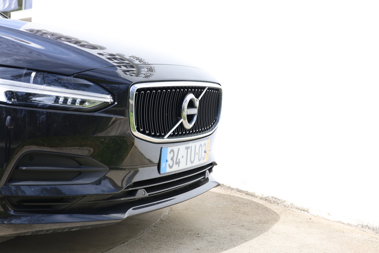 Volvo S90 D4 Momentum Geart.