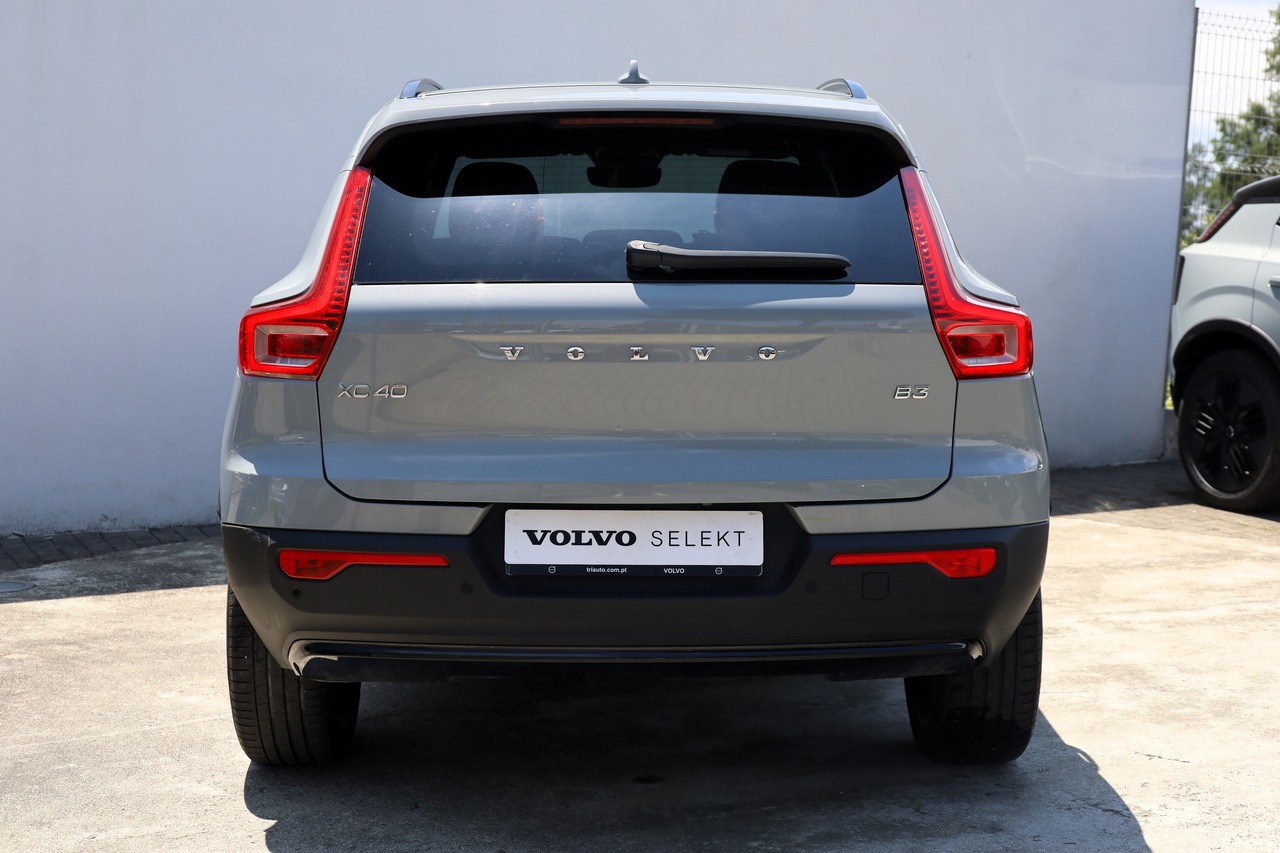 XC40 B3 Hybrid Gasolina Plus Dark
