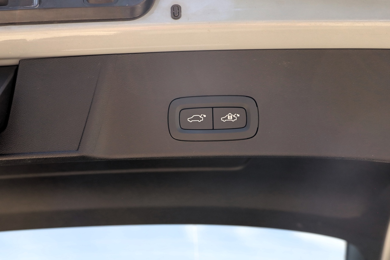 XC40 B3 Hybrid Gasolina Plus Dark