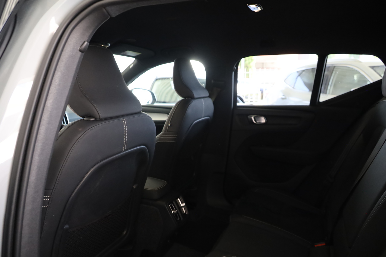 XC40 B3 Hybrid Gasolina Plus Dark