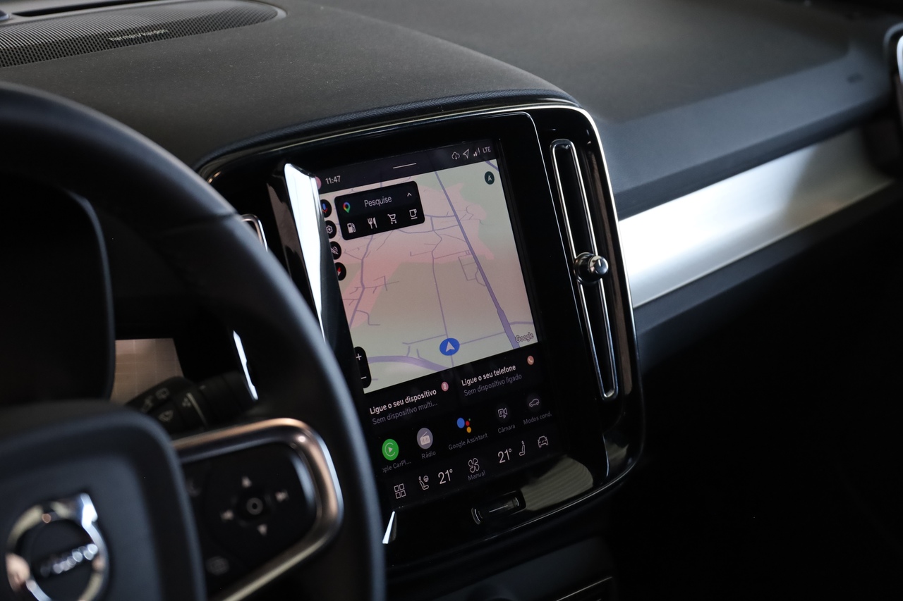 XC40 B3 Hybrid Gasolina Plus Dark