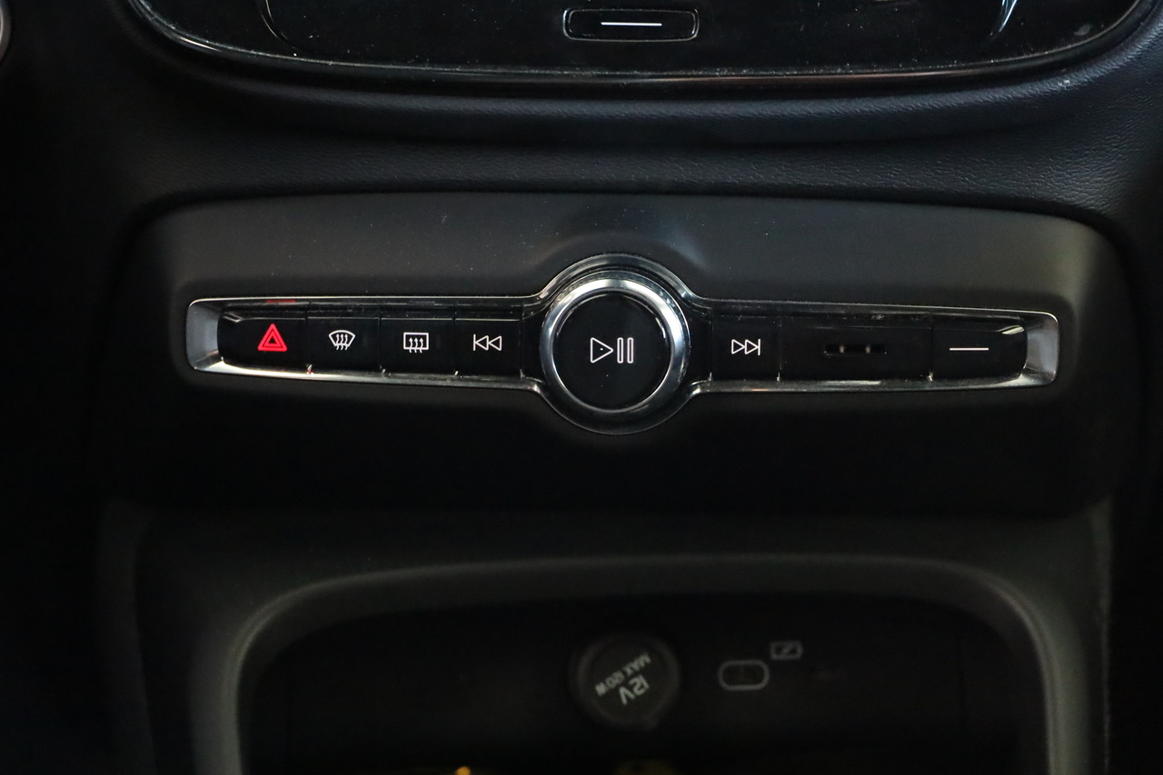 XC40 B3 Hybrid Gasolina Plus Dark