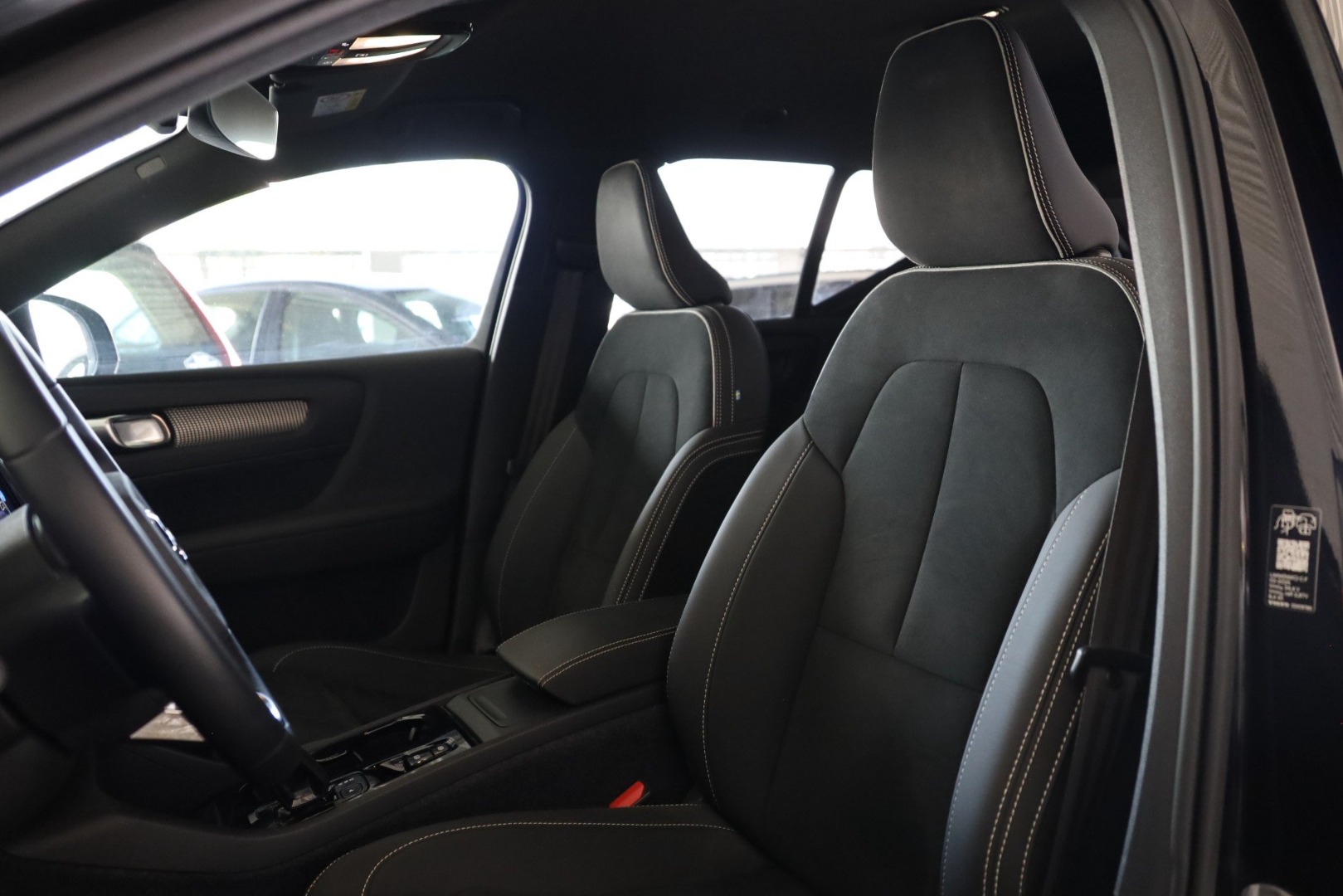 XC40 B3 Hybrid Gasolina Plus Dark