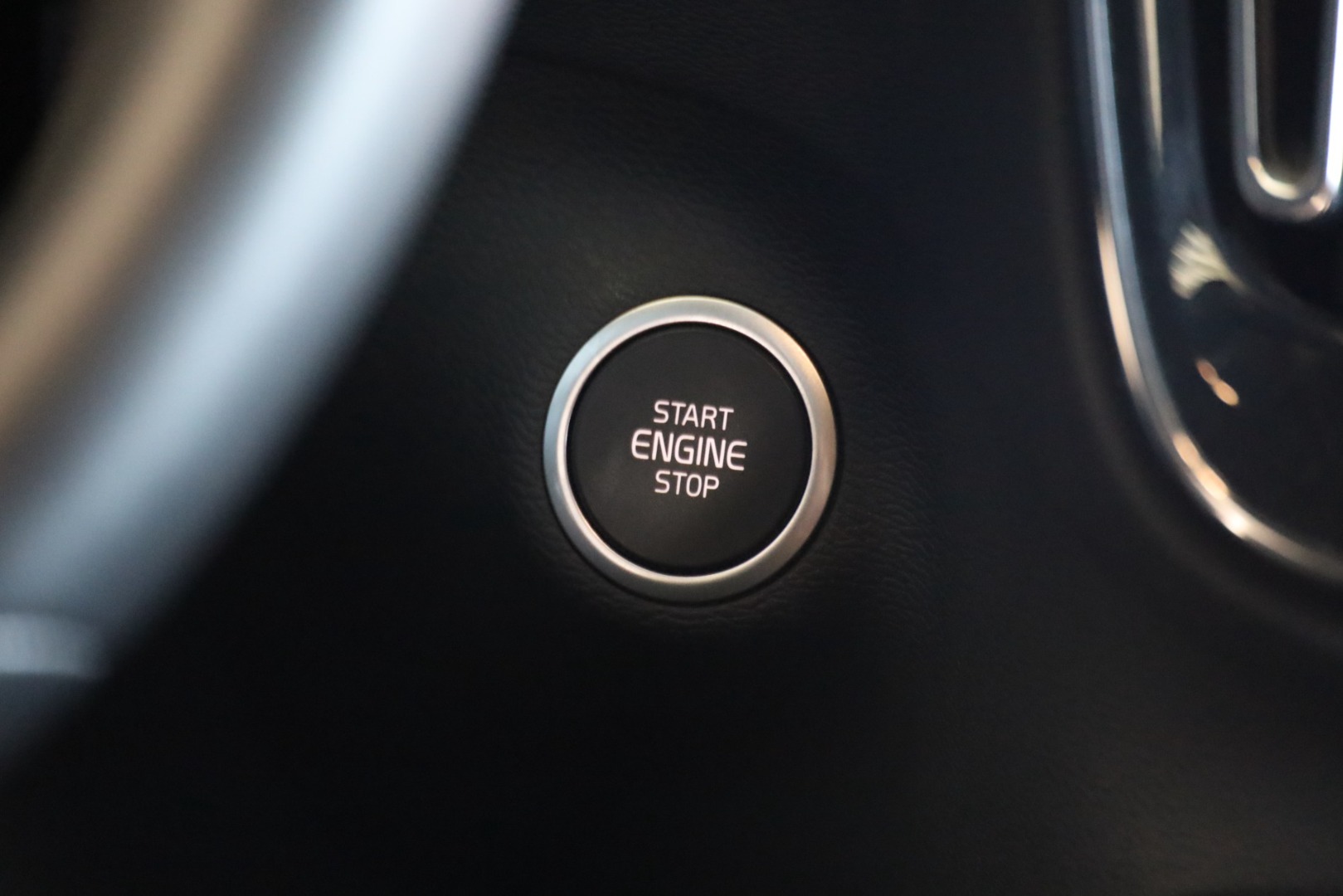 XC40 B3 Hybrid Gasolina Plus Dark