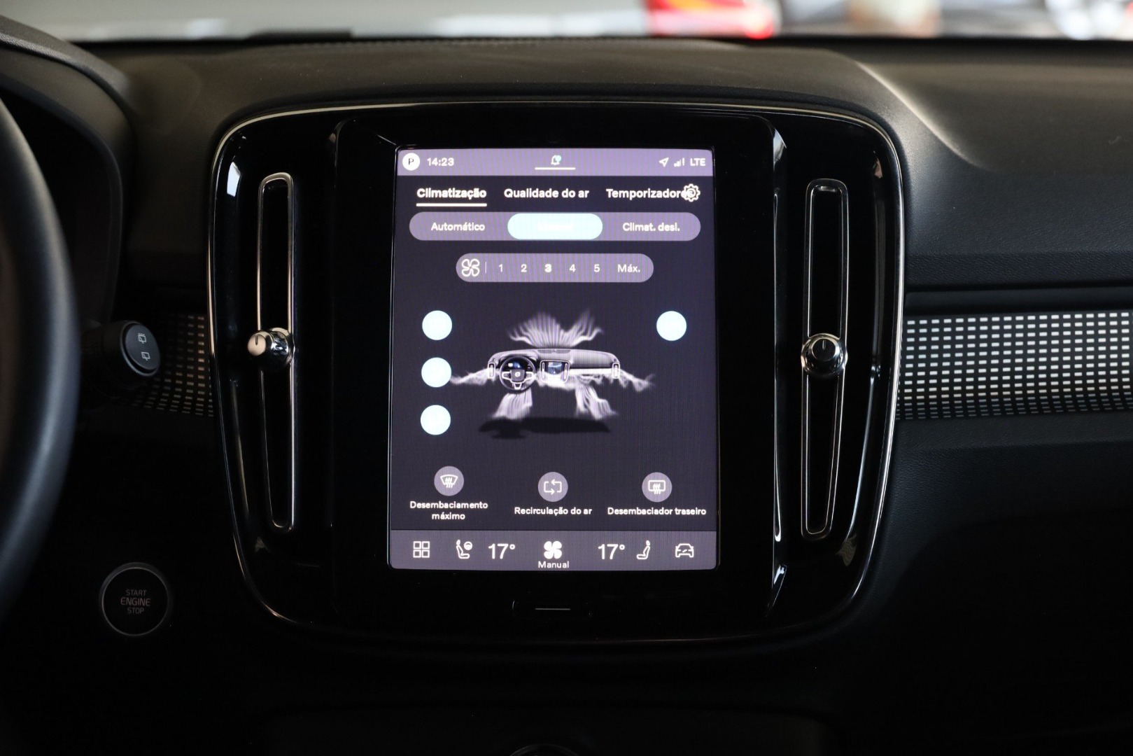 XC40 B3 Hybrid Gasolina Plus Dark