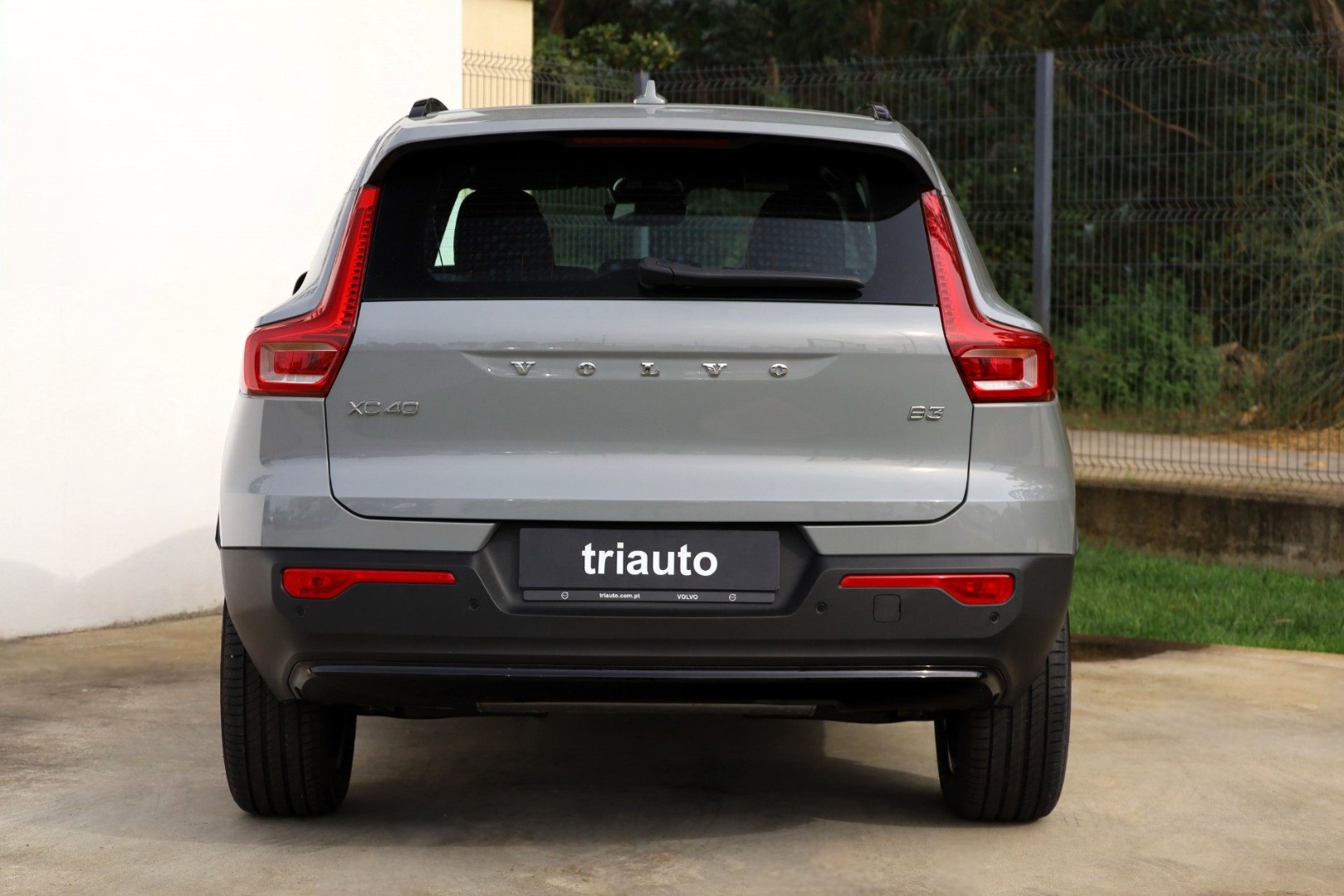 XC40 B3 Hybrid Gasolina Plus Dark