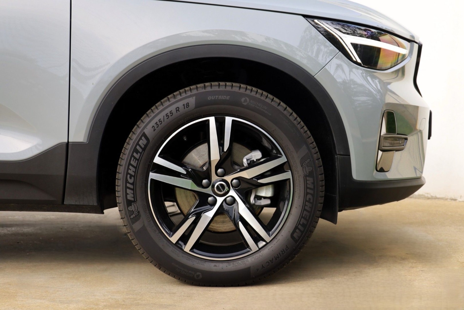 XC40 B3 Hybrid Gasolina Plus Dark