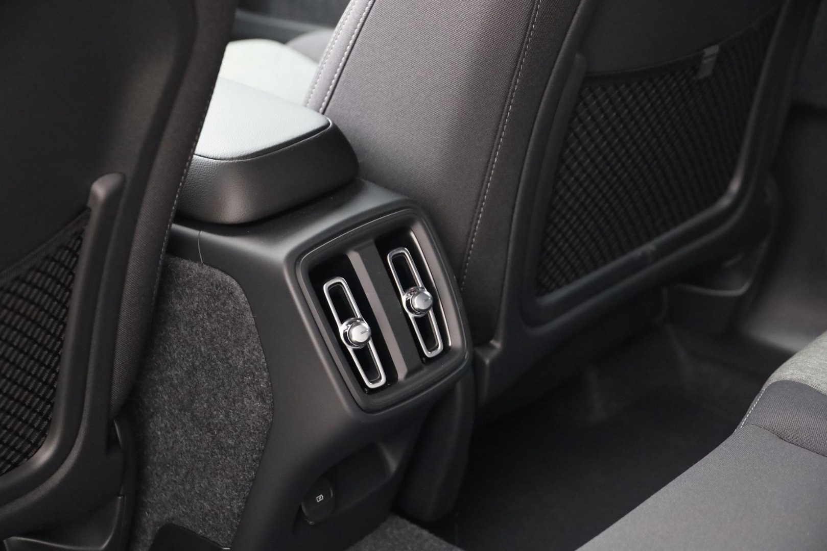 XC40 B3 Hybrid Gasolina Plus Dark