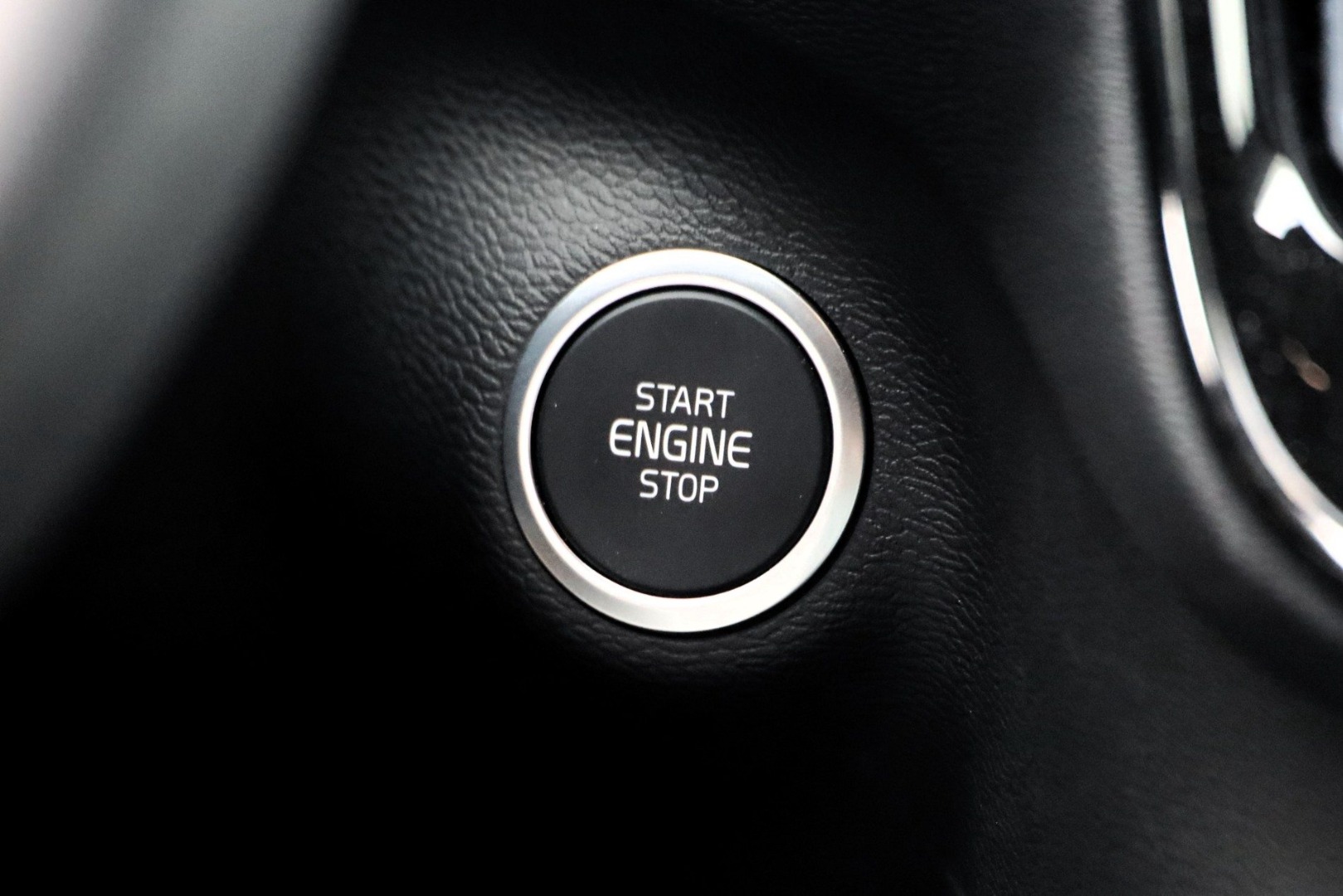XC40 B3 Hybrid Gasolina Plus Dark