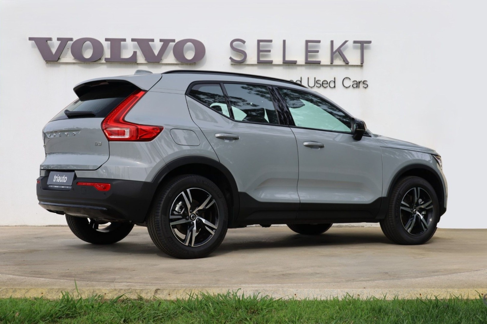 XC40 B3 Hybrid Gasolina Plus Dark