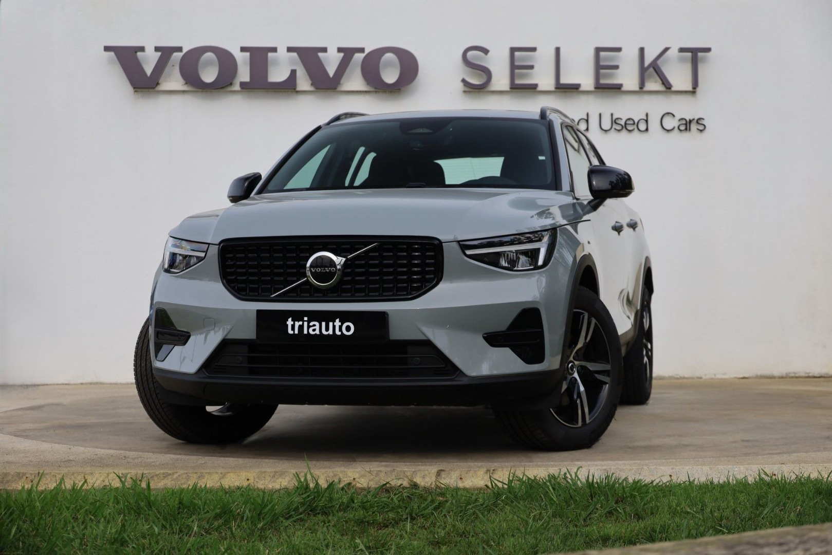 XC40 B3 Hybrid Gasolina Plus Dark