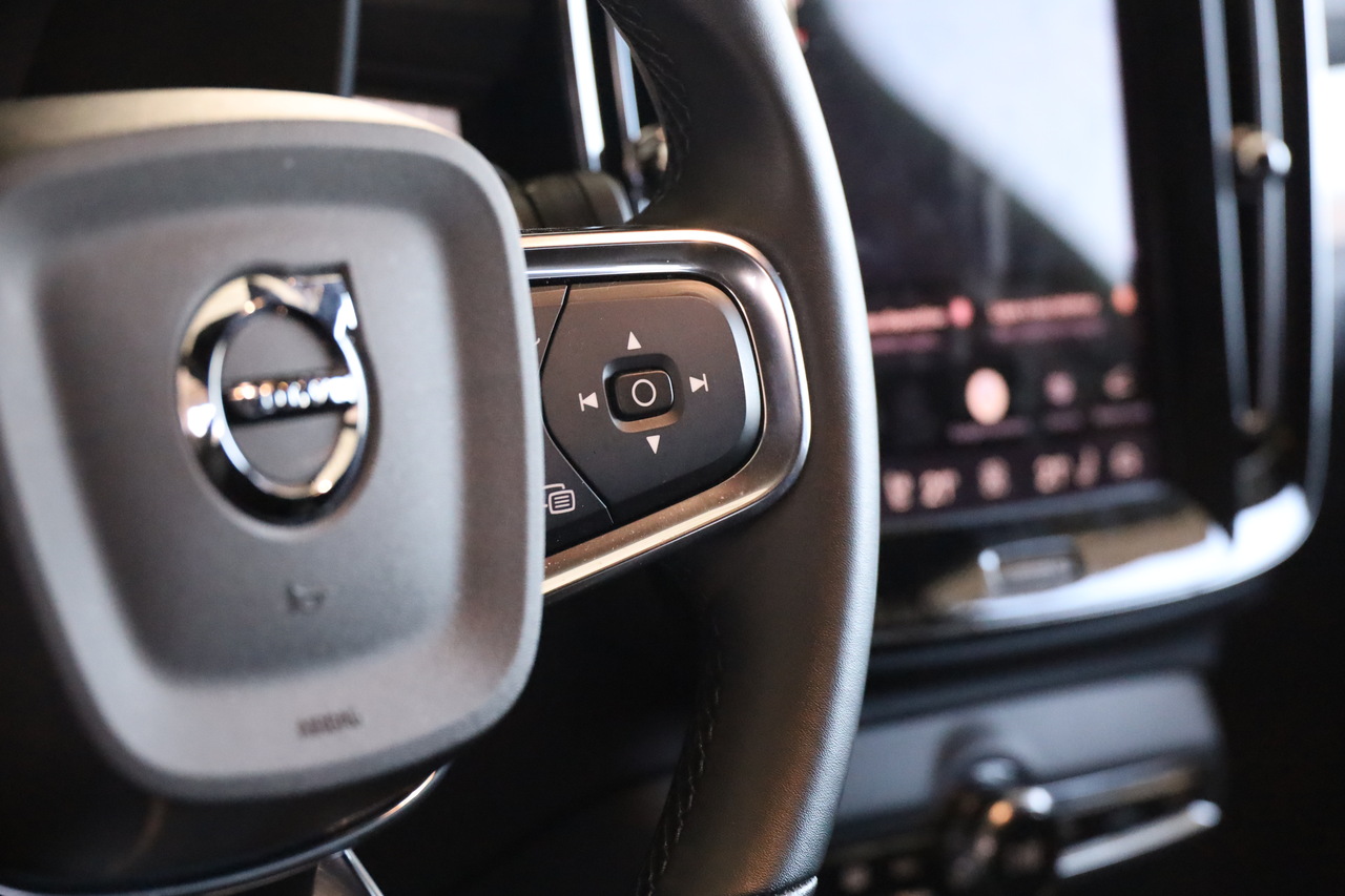 XC40 B3 Hybrid Gasolina Plus Dark