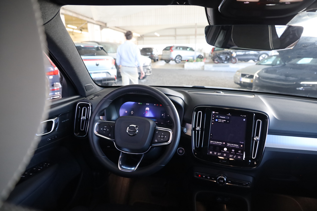 XC40 B3 Hybrid Gasolina Plus Dark