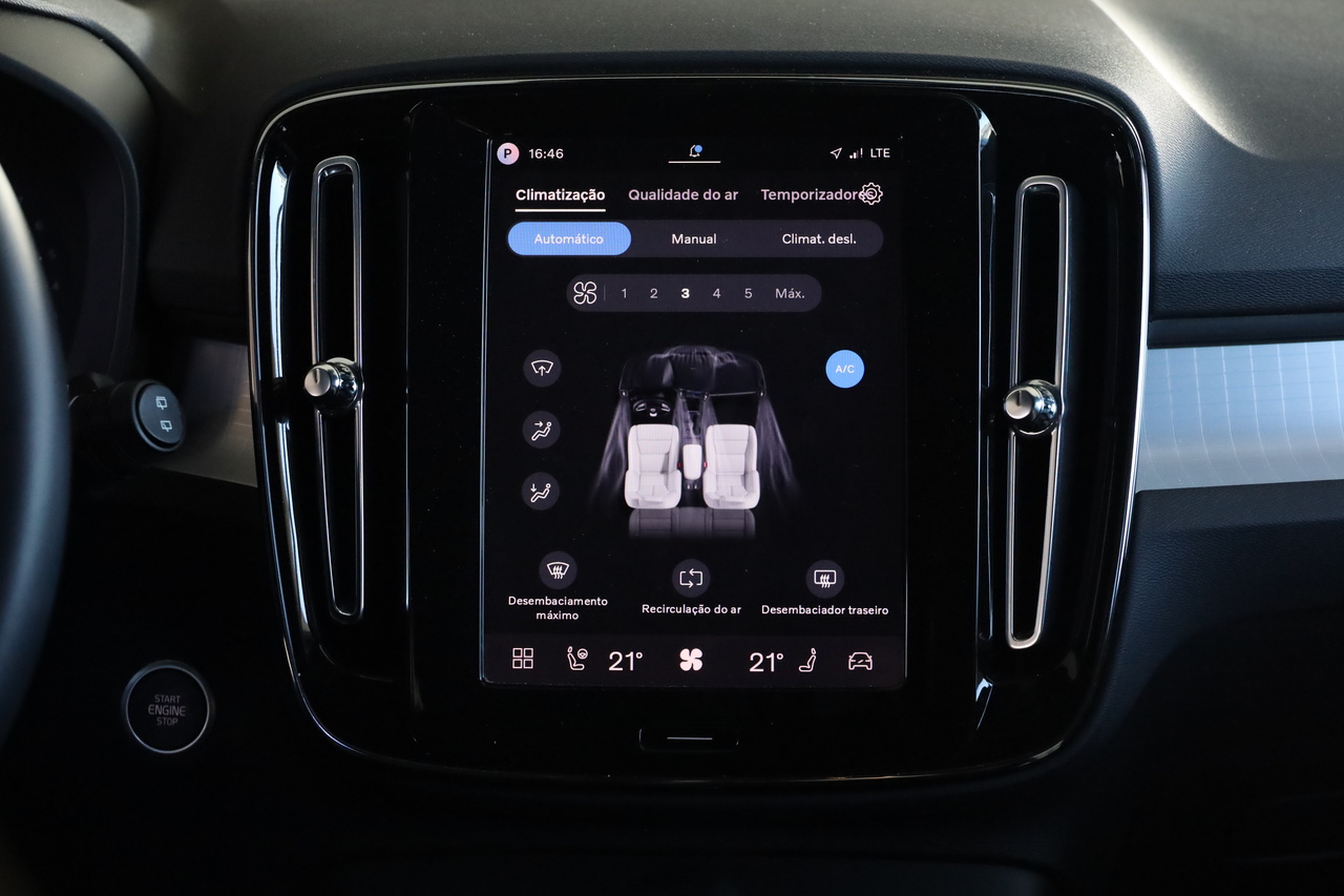 XC40 B3 Hybrid Gasolina Plus Dark
