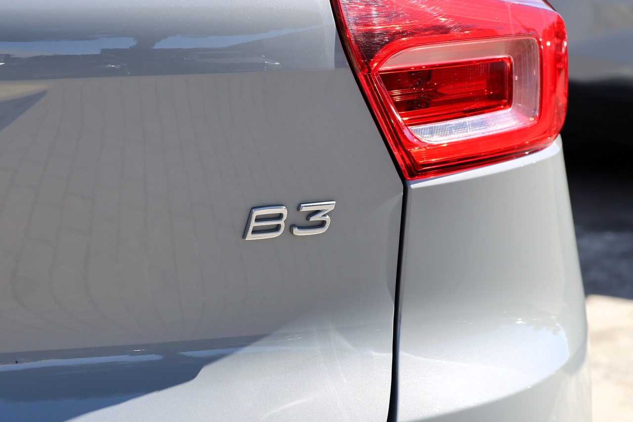 XC40 B3 Hybrid Gasolina Plus Dark