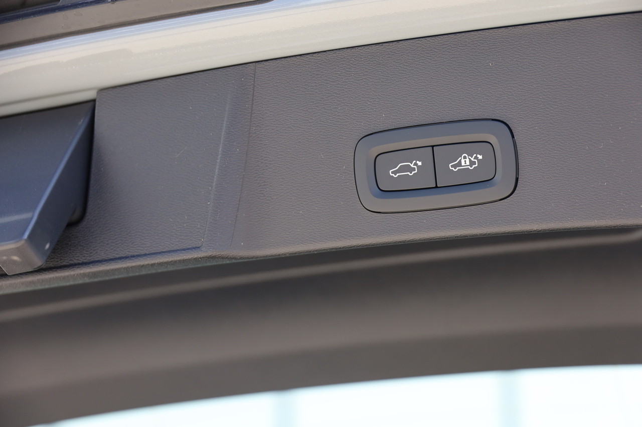 XC40 B3 Hybrid Gasolina Plus Dark