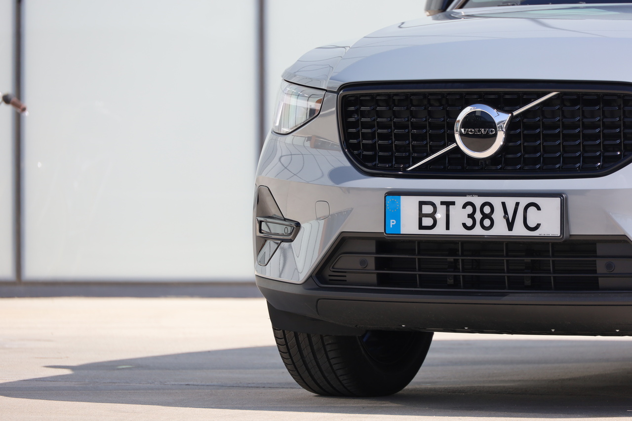 XC40 B3 Hybrid Gasolina Plus Dark