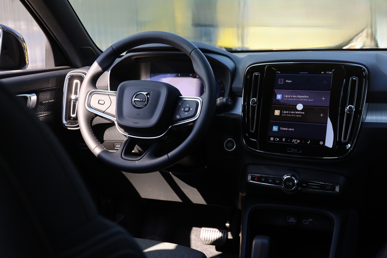 XC40 B3 Hybrid Gasolina Plus Dark