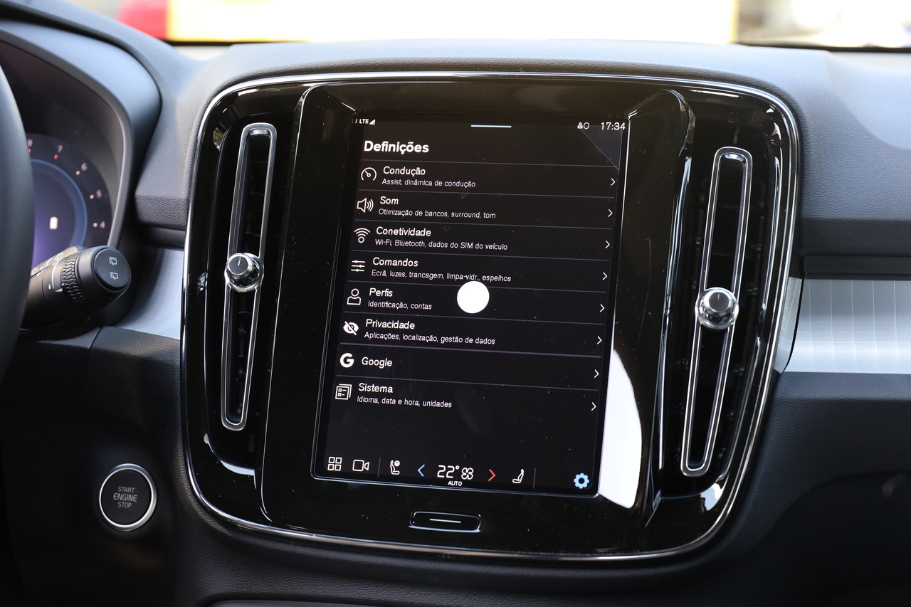 XC40 B3 Hybrid Gasolina Plus Dark