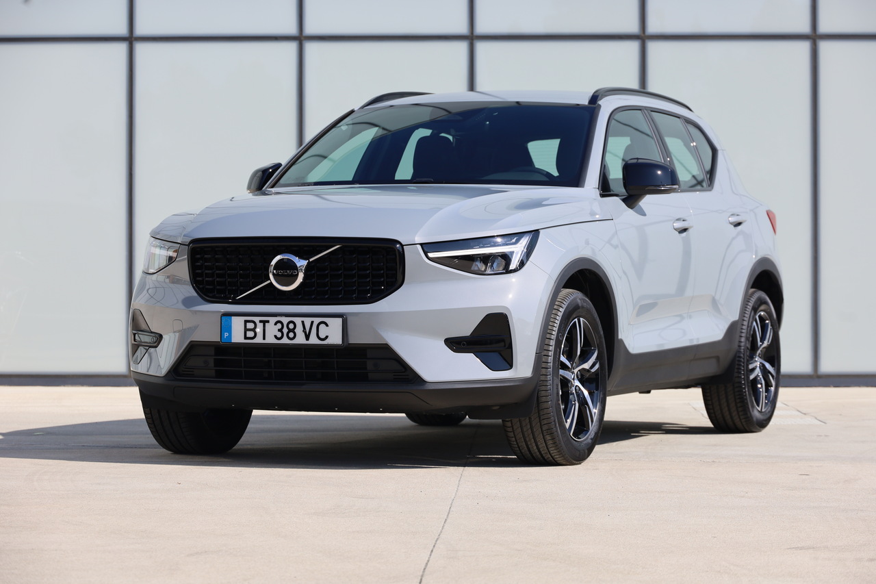 XC40 B3 Hybrid Gasolina Plus Dark