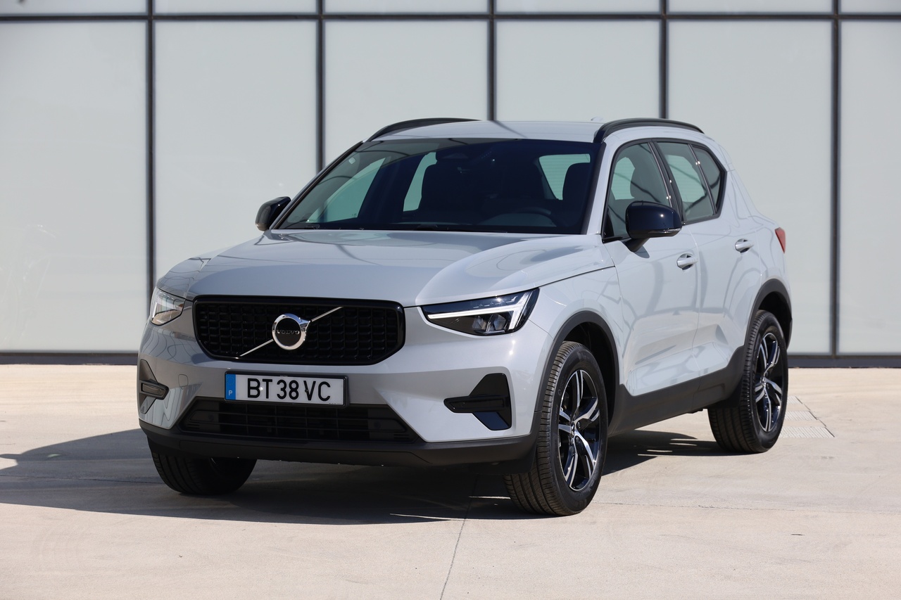 XC40 B3 Hybrid Gasolina Plus Dark