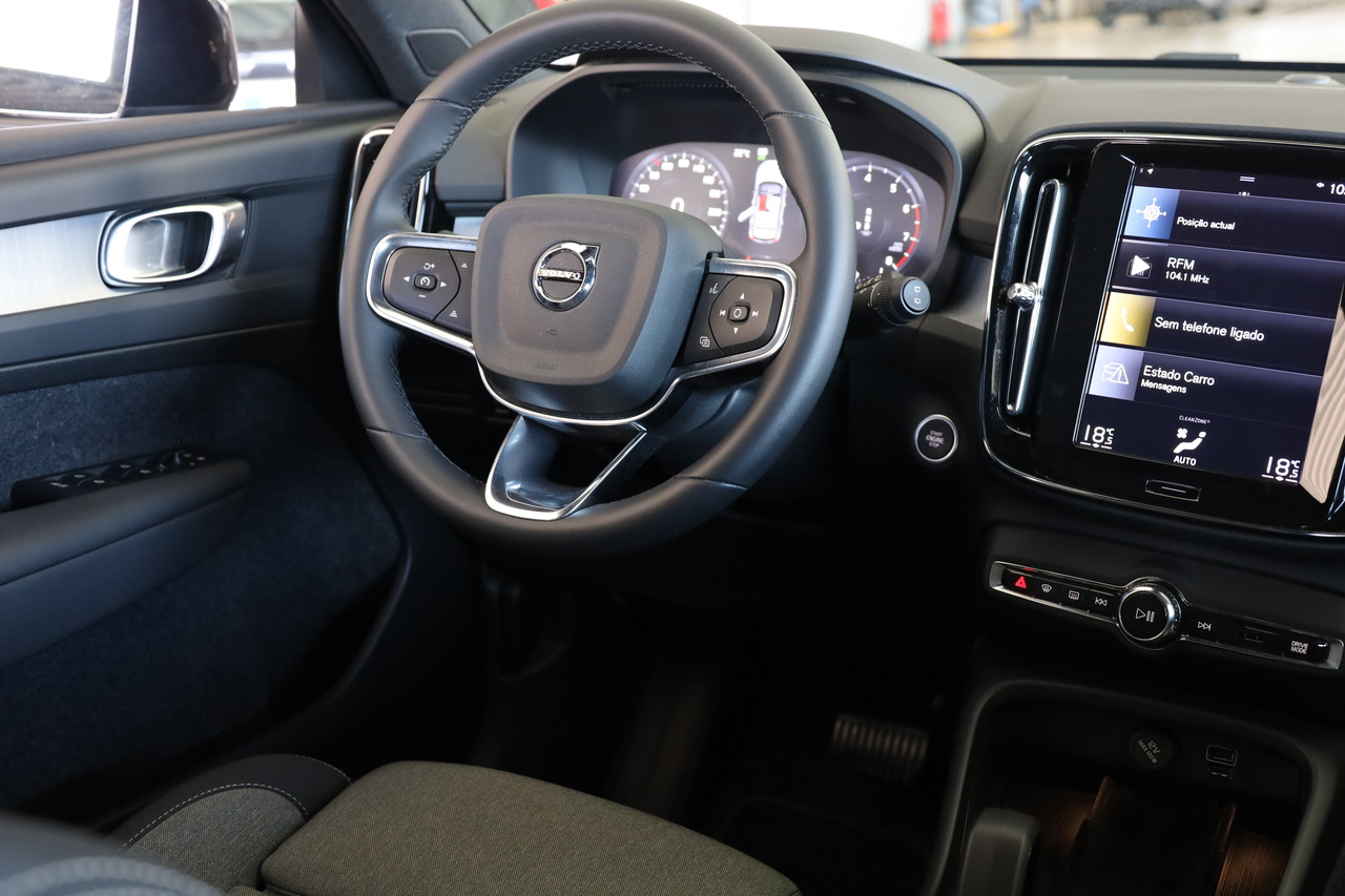 XC40 T2 Core Geart. 8V