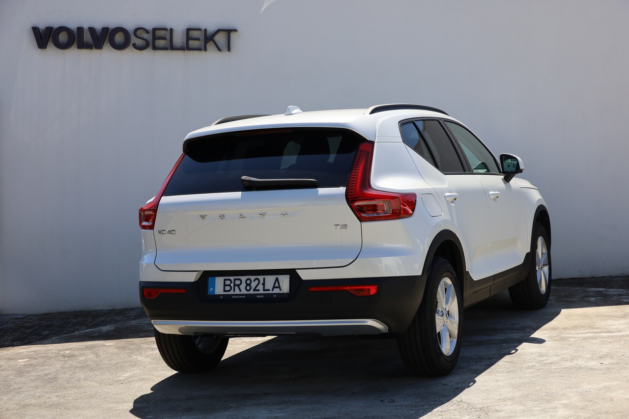 XC40 T2  Essential Geart.
