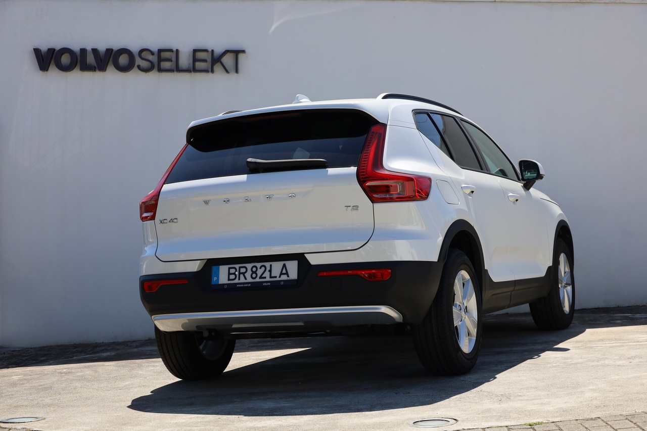 XC40 T2  Essential Geart.