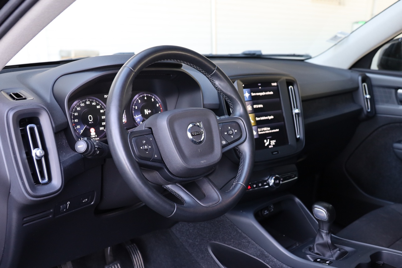 XC40 T2 Essential 