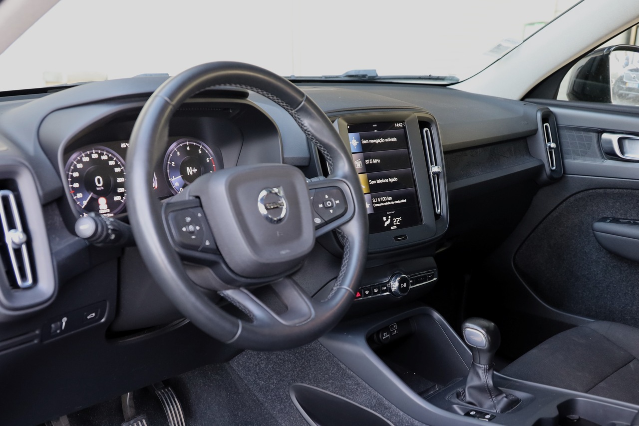 XC40 T2 Essential 