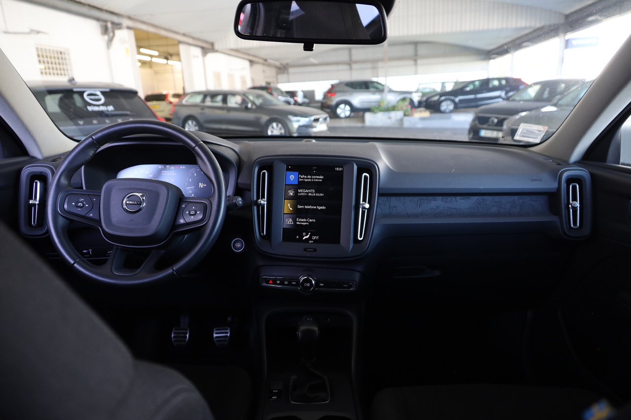 XC40 T2 Momentum Core