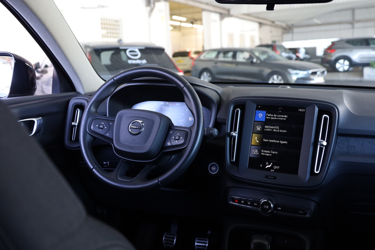 XC40 T2 Momentum Core