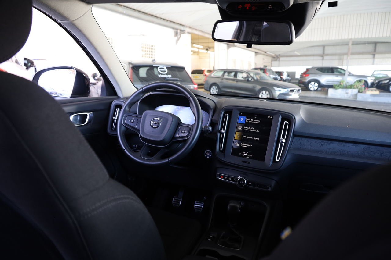 XC40 T2 Momentum Core