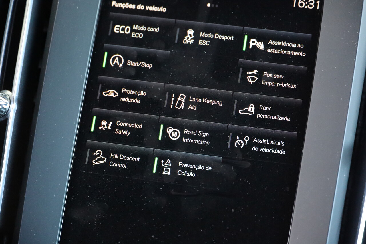 XC40 T2 Momentum Core