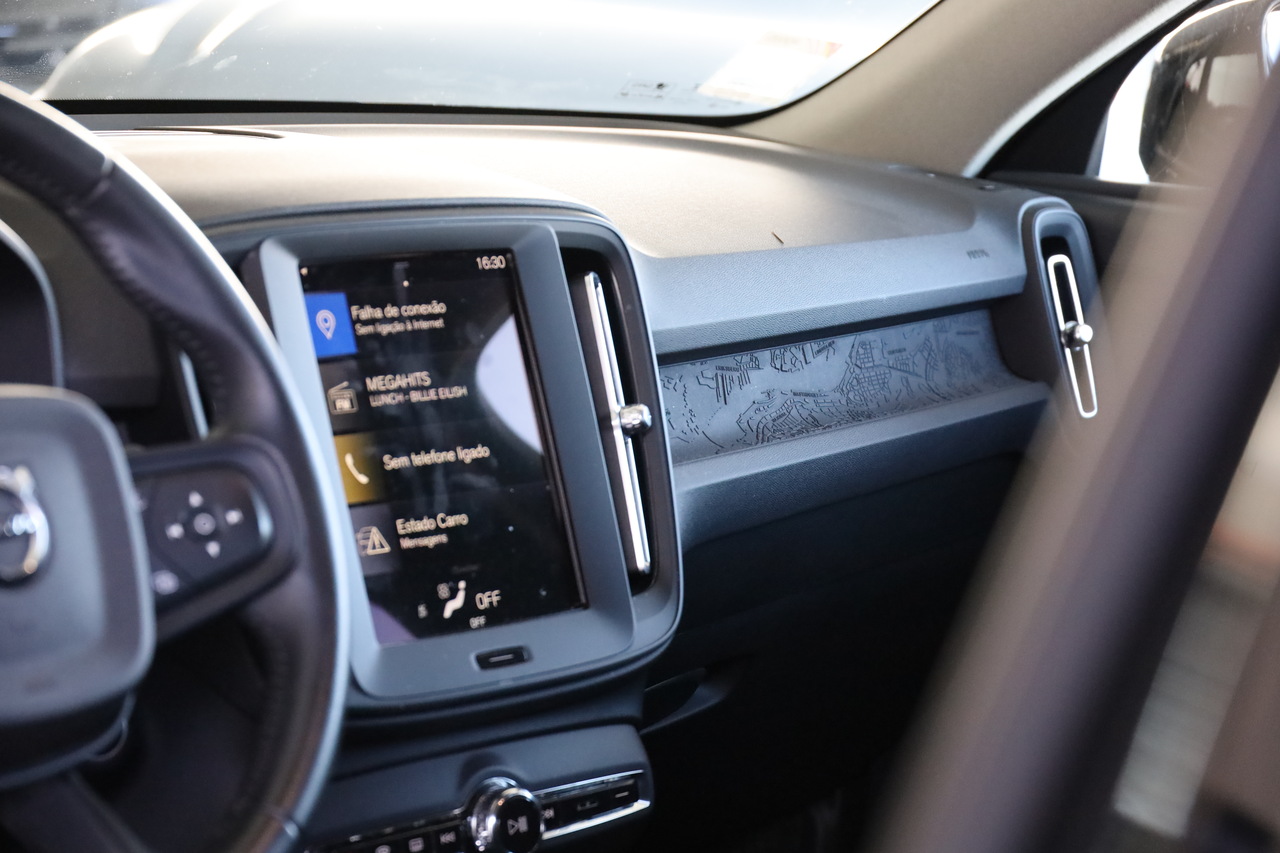 XC40 T2 Momentum Core