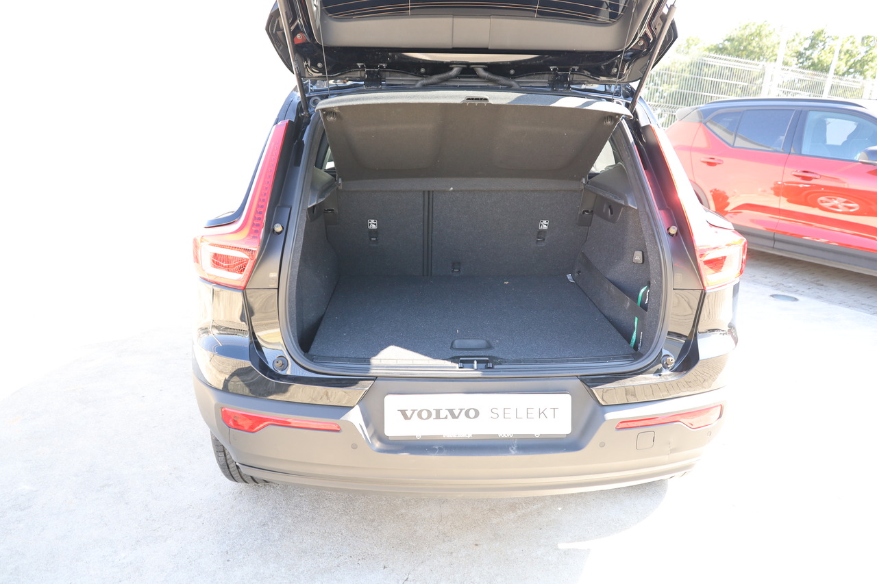 XC40 T2 Momentum Core