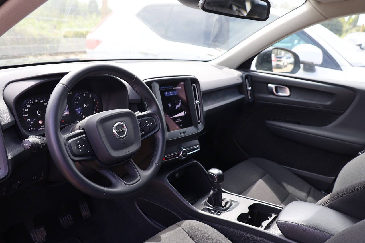 XC40 T2 Momentum Core