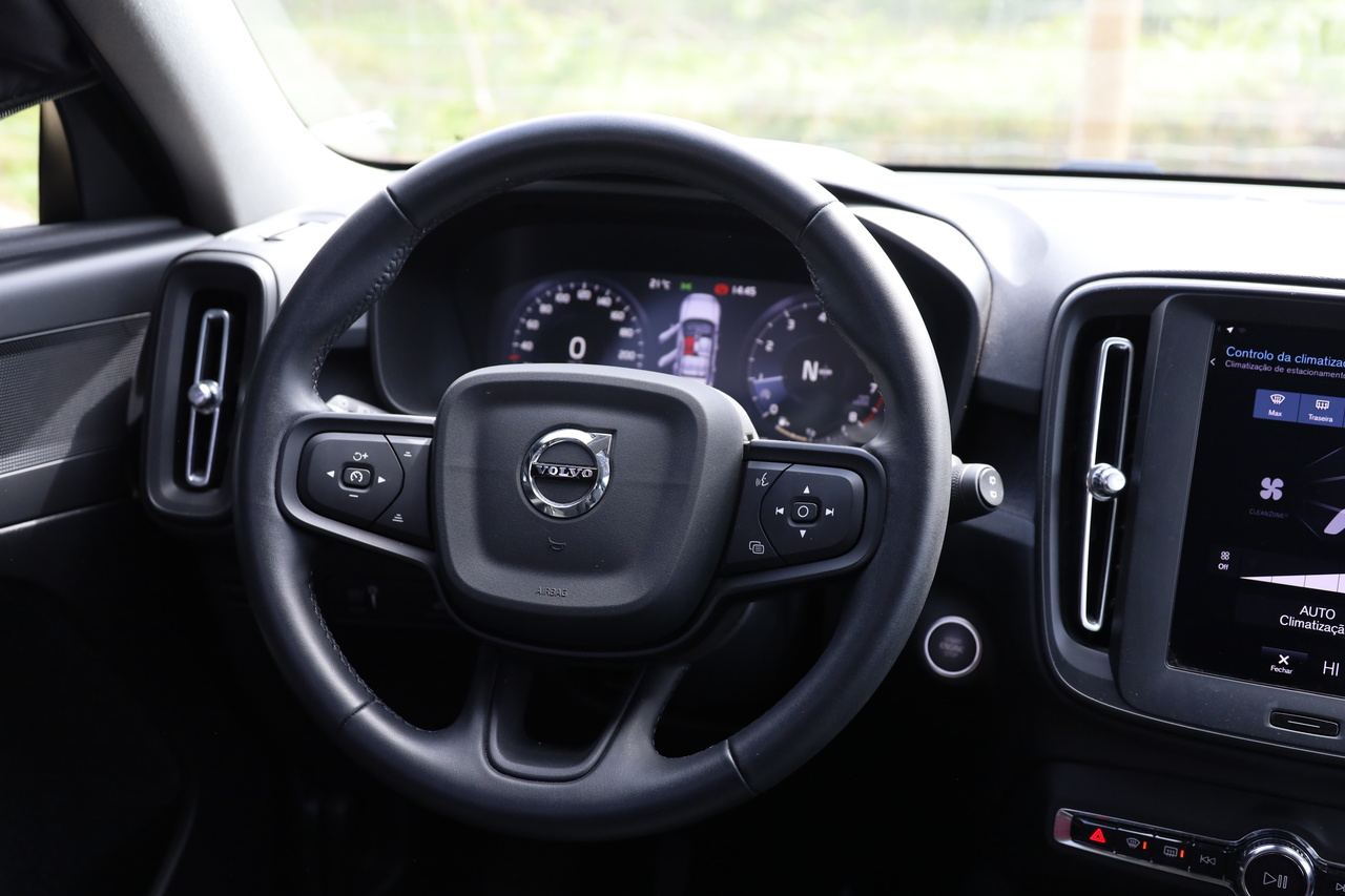 XC40 T2 Momentum Core