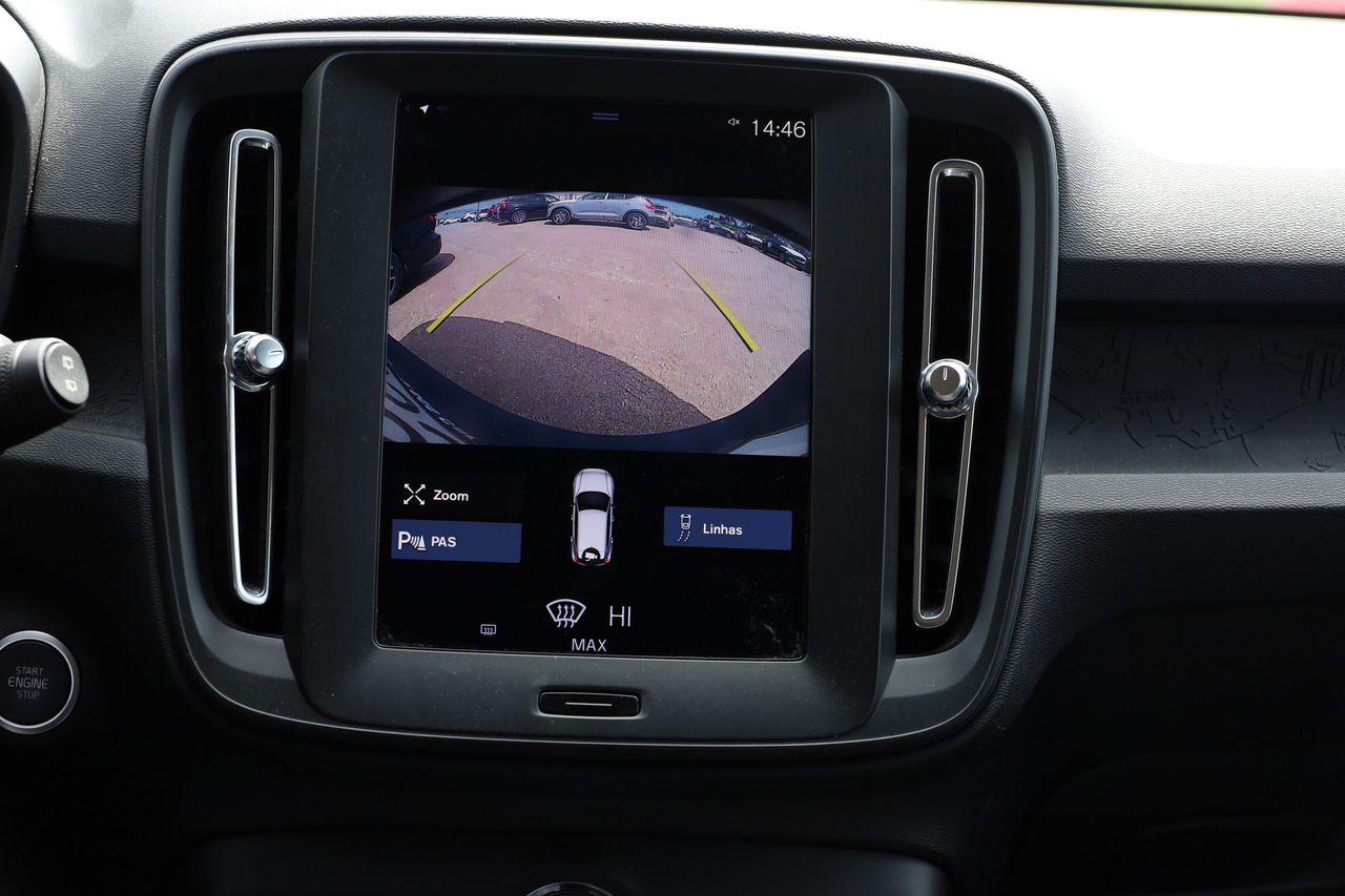 XC40 T2 Momentum Core