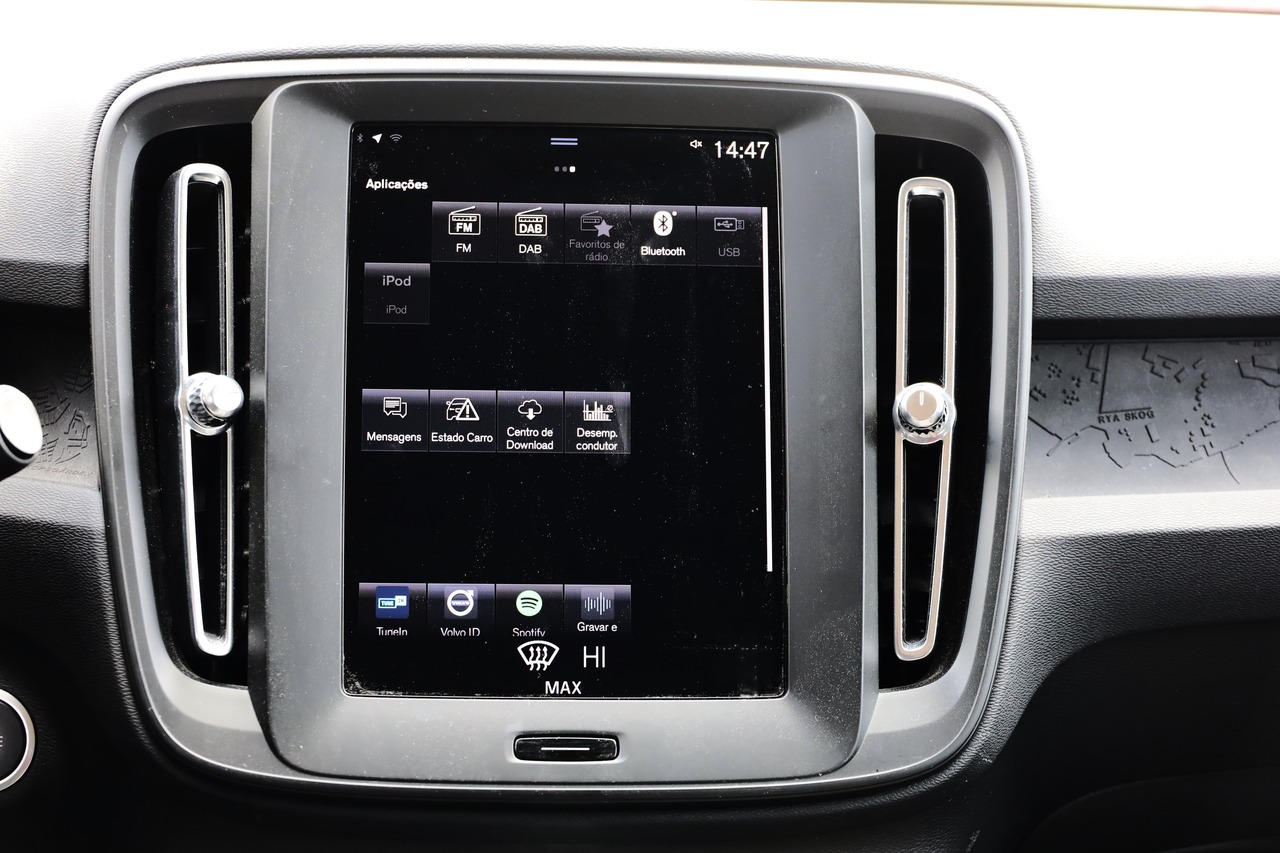 XC40 T2 Momentum Core