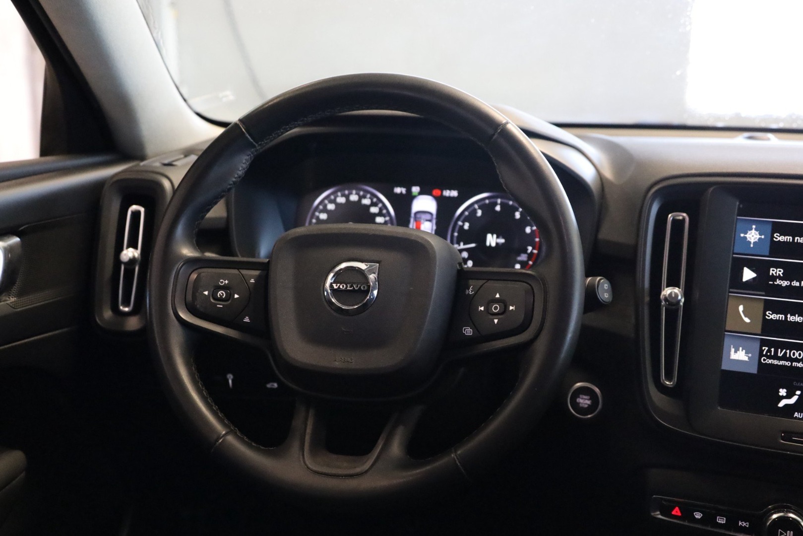 XC40 T2 Momentum Core