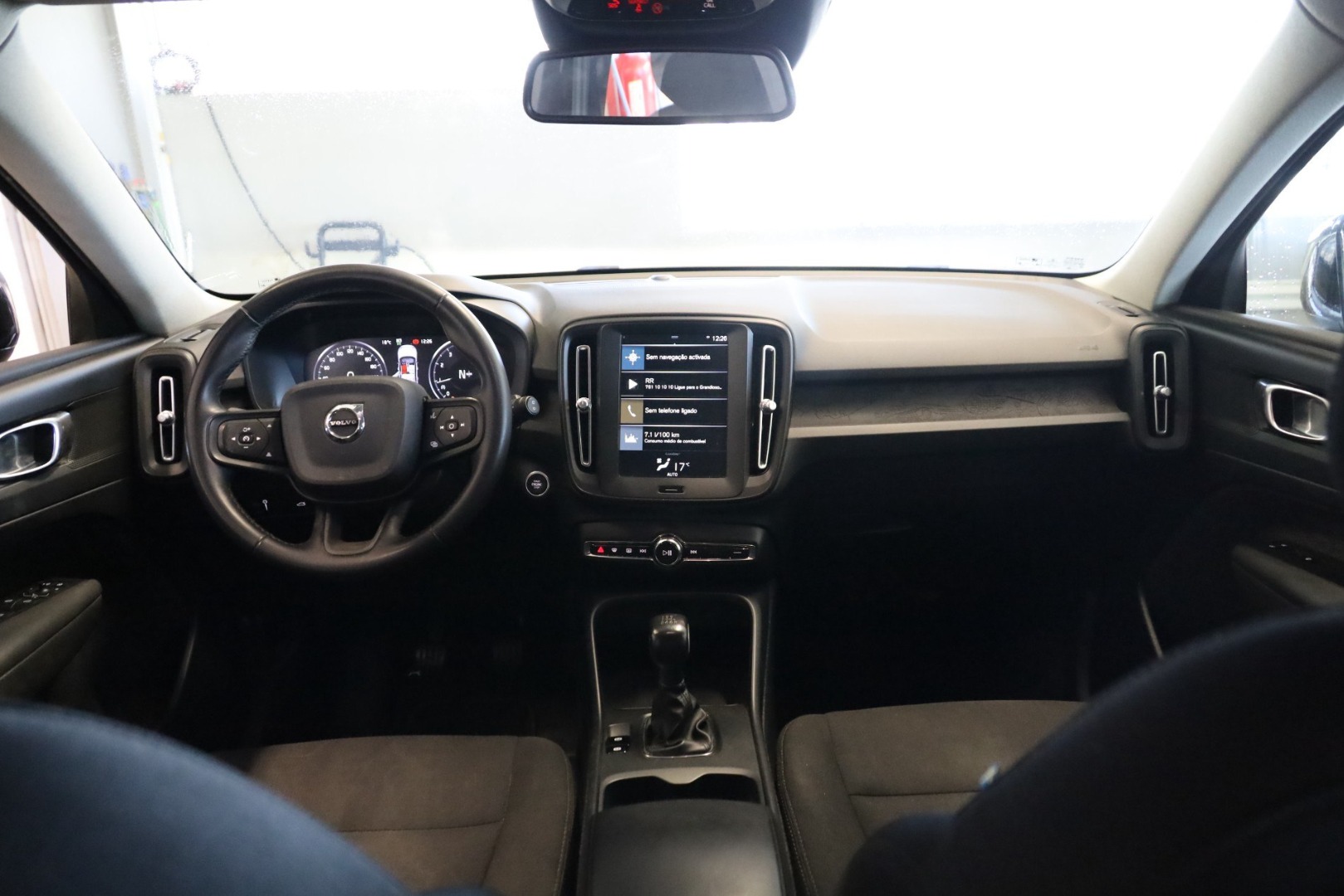 XC40 T2 Momentum Core