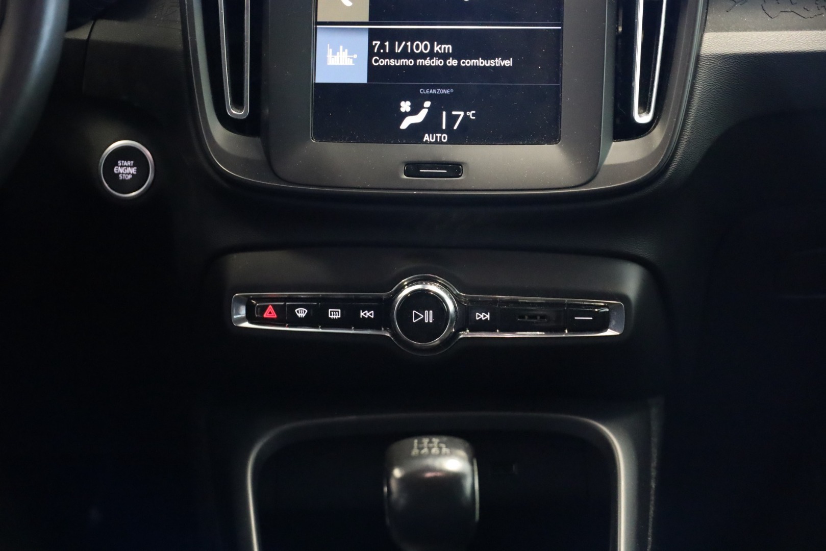 XC40 T2 Momentum Core